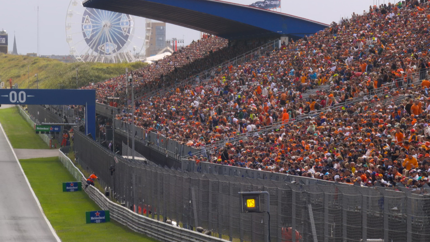 2025 Dutch Grand Prix: Marshal earns cheers from the crowd for removing debris off track